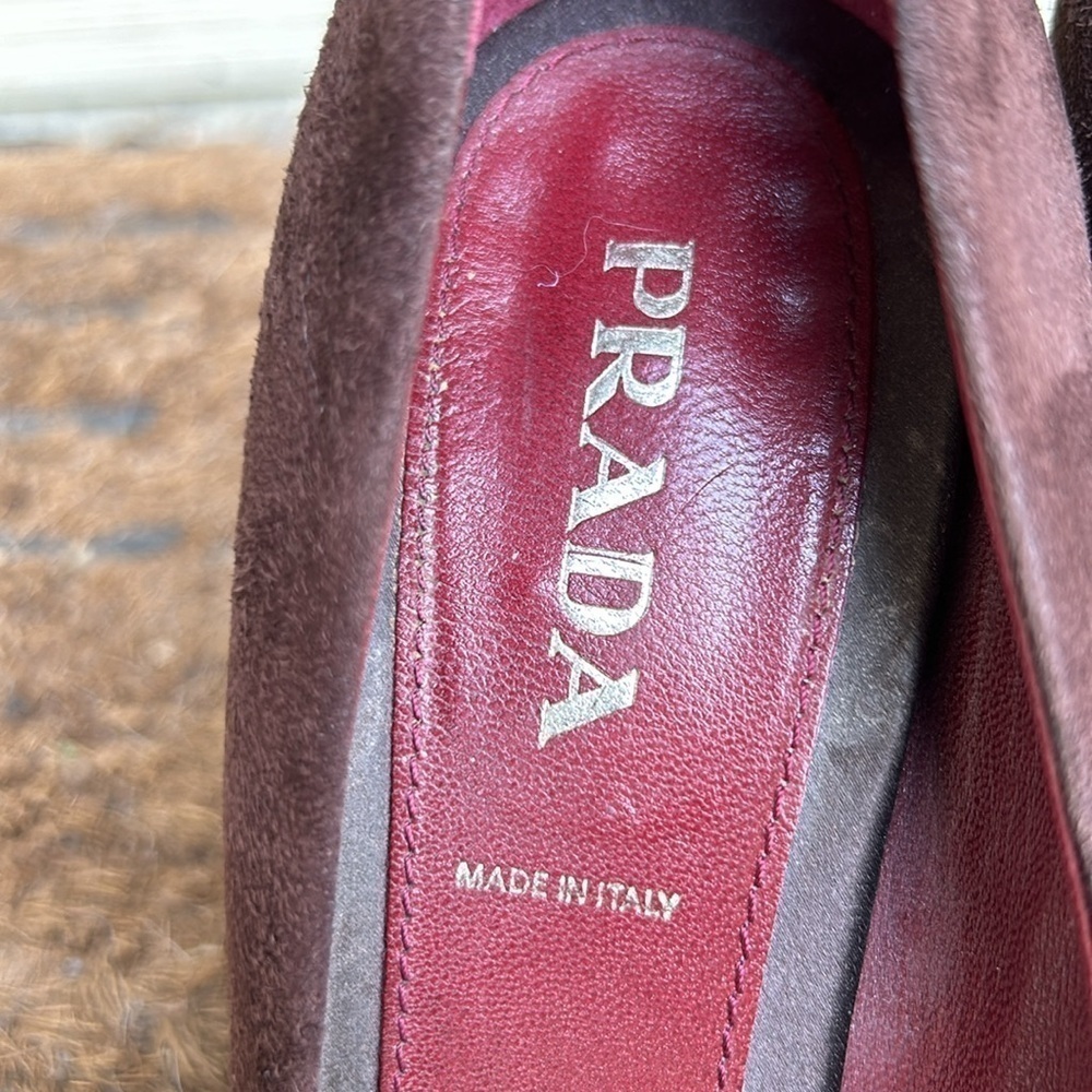 Prada Chocolate Brown Suede Pumps Sz 38 Italian Luxury Heels - Picture 8 of 12